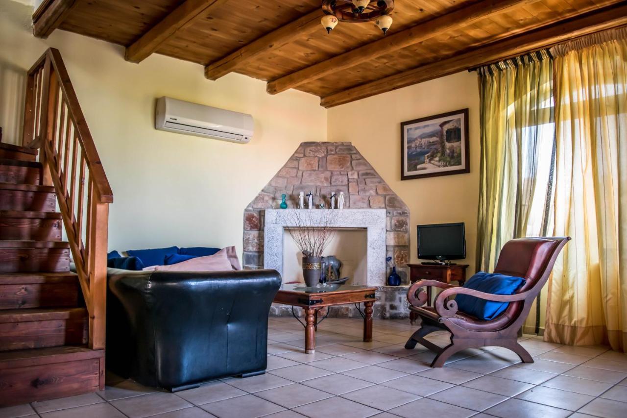 Niriides Villas Old Listing Herszonisszosz Kültér fotó