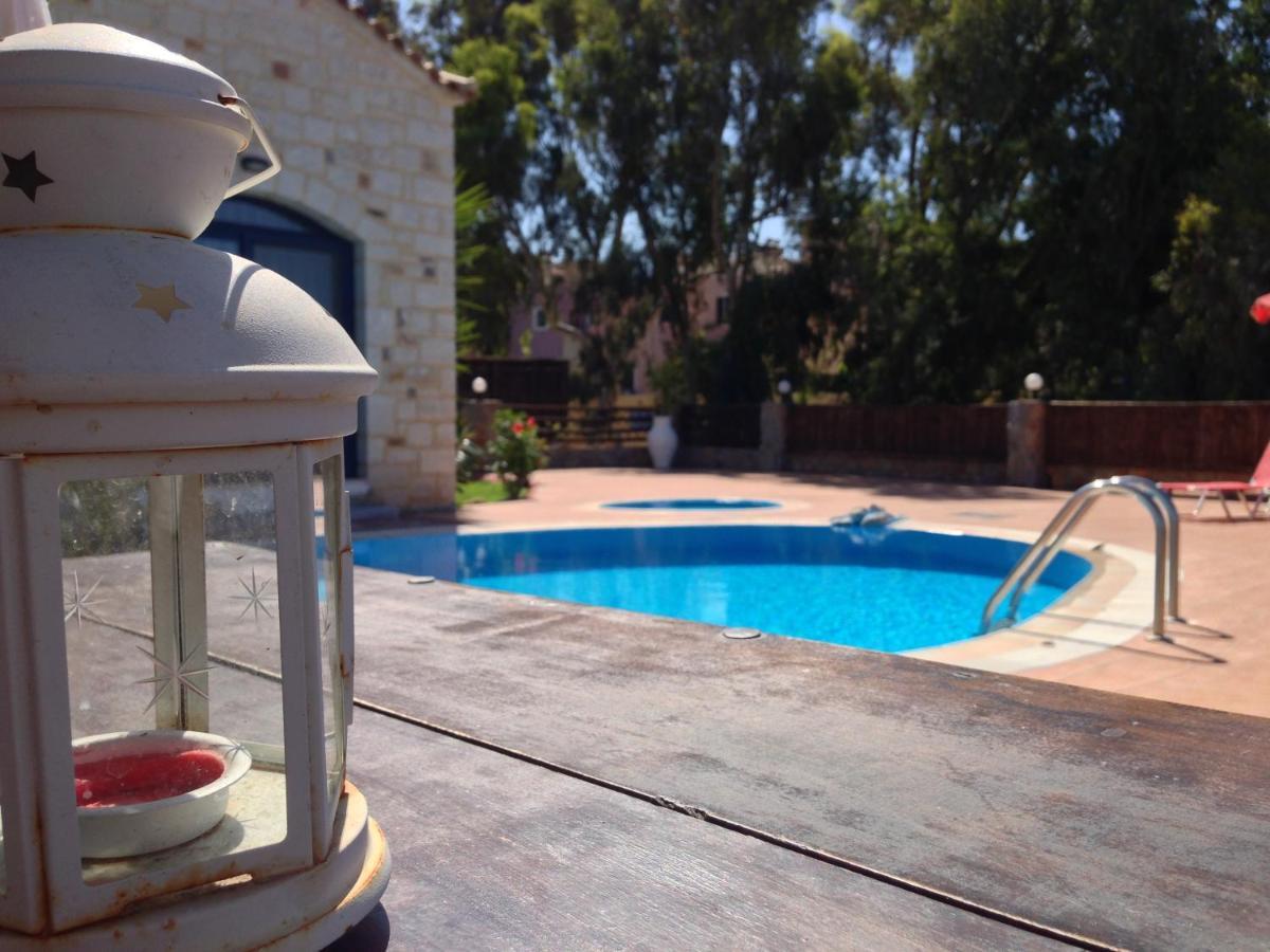 Niriides Villas Old Listing Herszonisszosz Kültér fotó