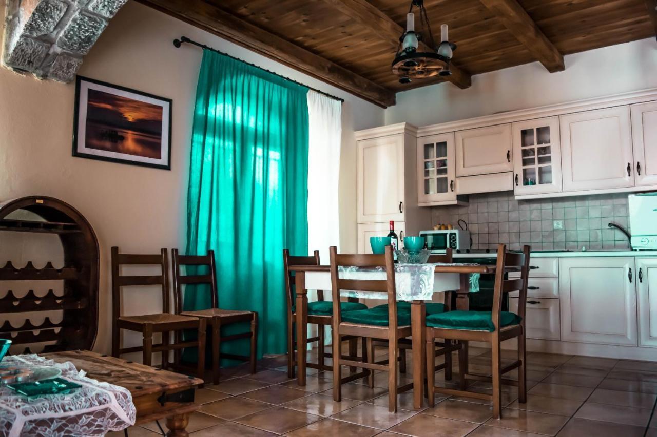 Niriides Villas Old Listing Herszonisszosz Kültér fotó