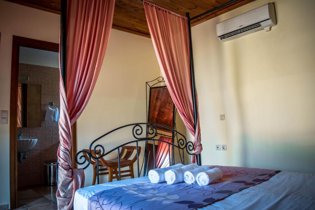 Niriides Villas Old Listing Herszonisszosz Kültér fotó