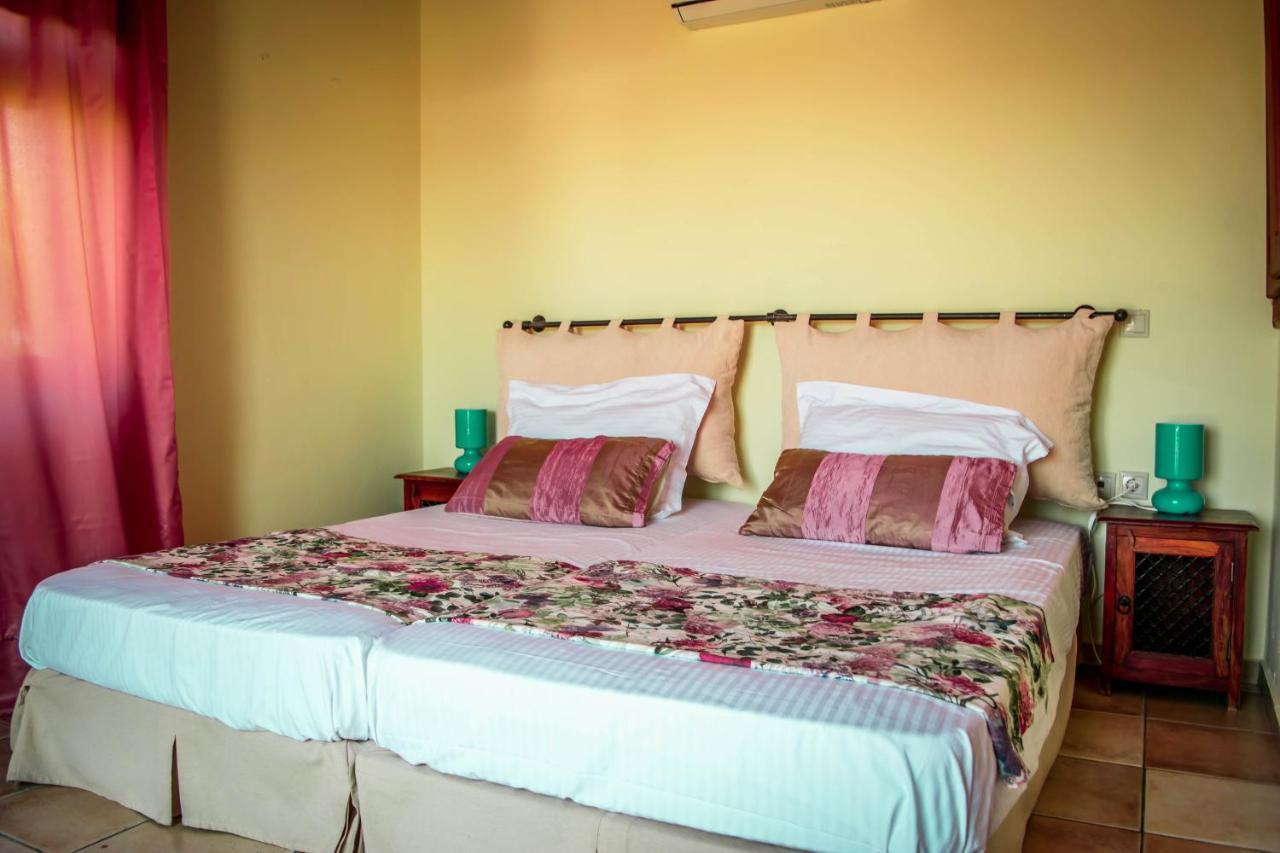 Niriides Villas Old Listing Herszonisszosz Kültér fotó