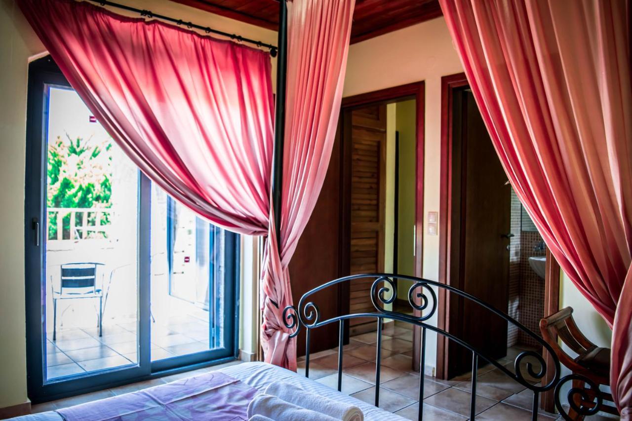 Niriides Villas Old Listing Herszonisszosz Kültér fotó