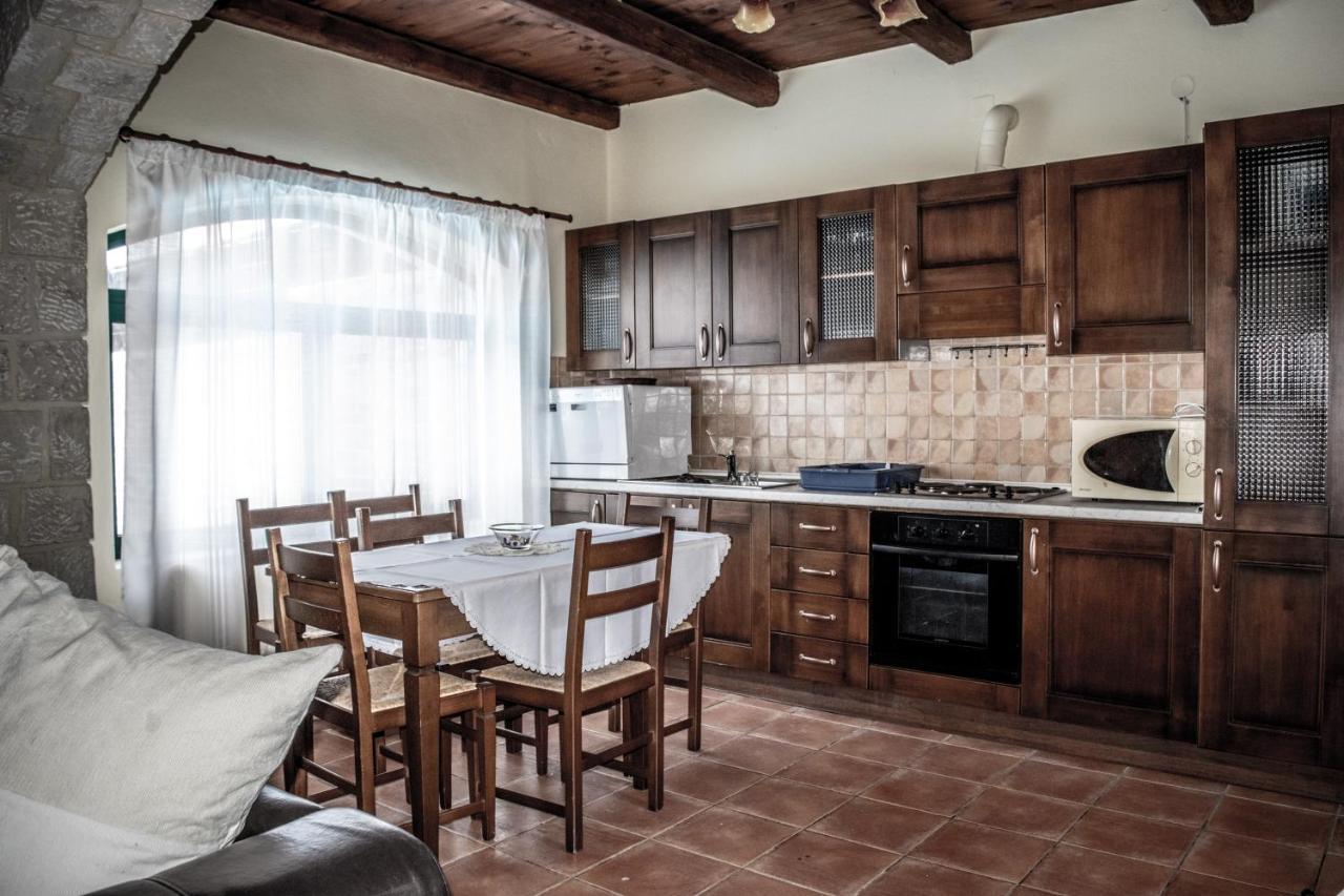 Niriides Villas Old Listing Herszonisszosz Kültér fotó