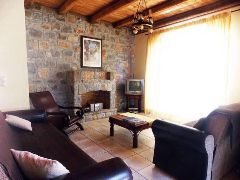 Niriides Villas Old Listing Herszonisszosz Kültér fotó